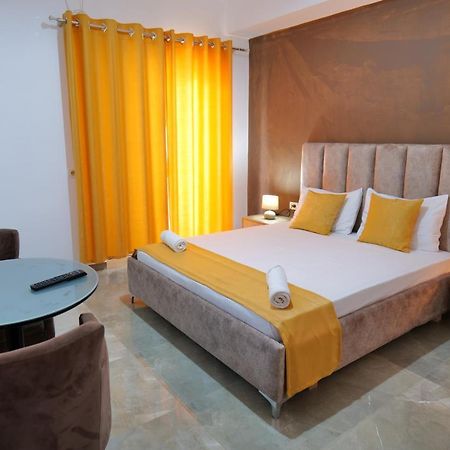 Hotel Adi-Vera Sarande Ngoại thất bức ảnh