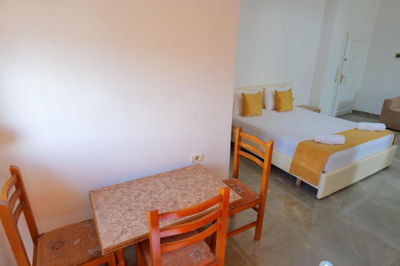 Hotel Adi-Vera Sarande Ngoại thất bức ảnh