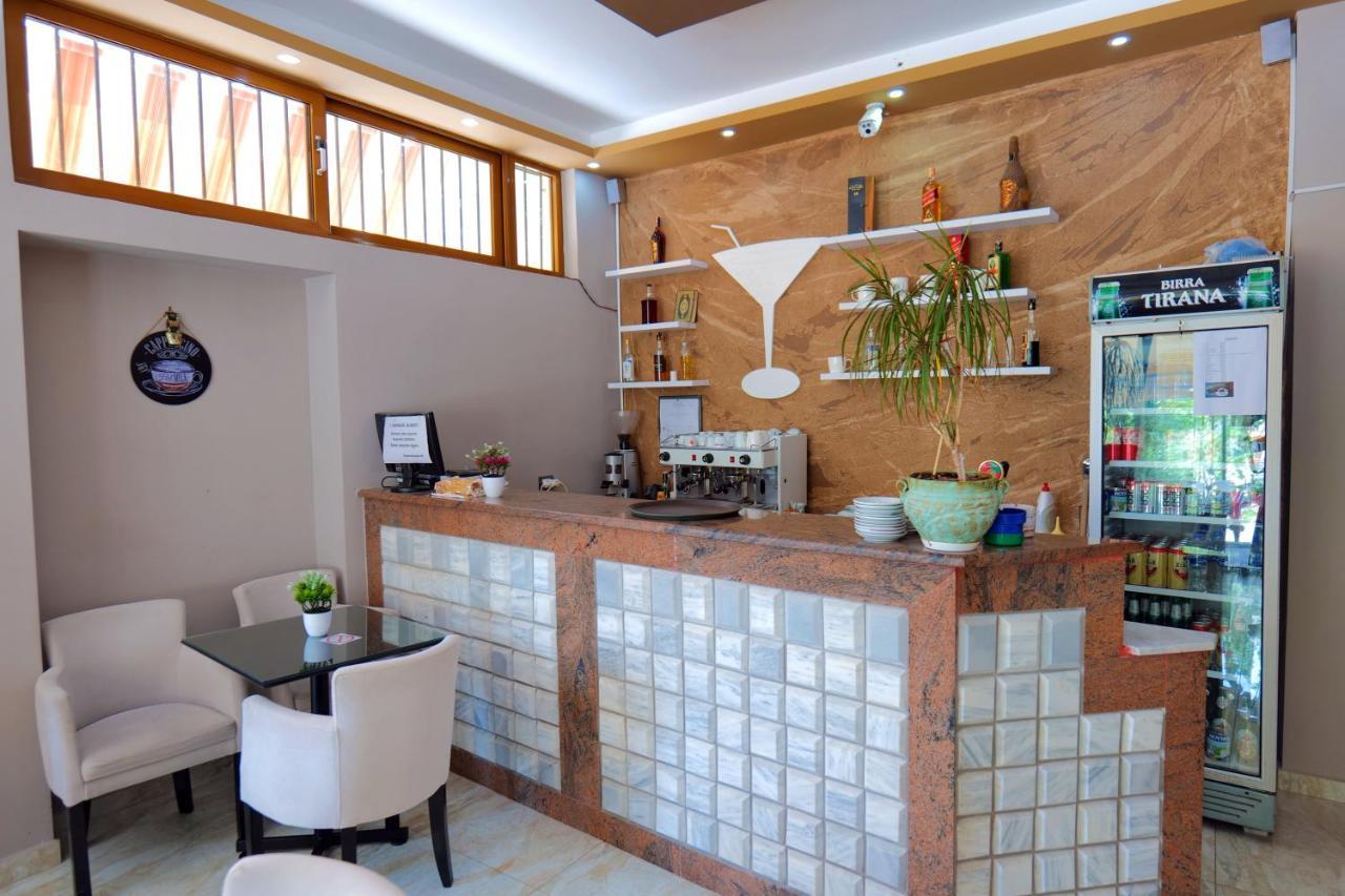 Hotel Adi-Vera Sarande Ngoại thất bức ảnh