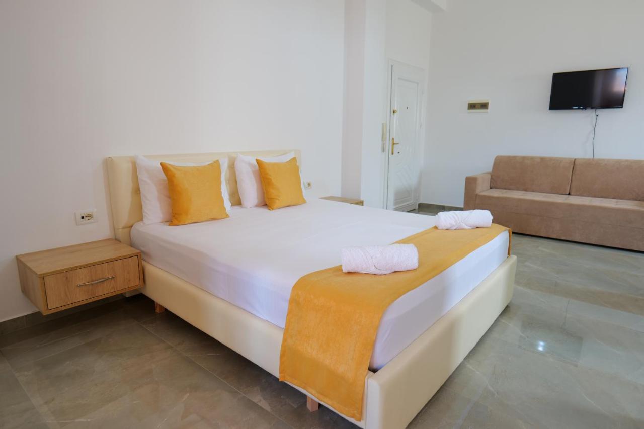 Hotel Adi-Vera Sarande Ngoại thất bức ảnh