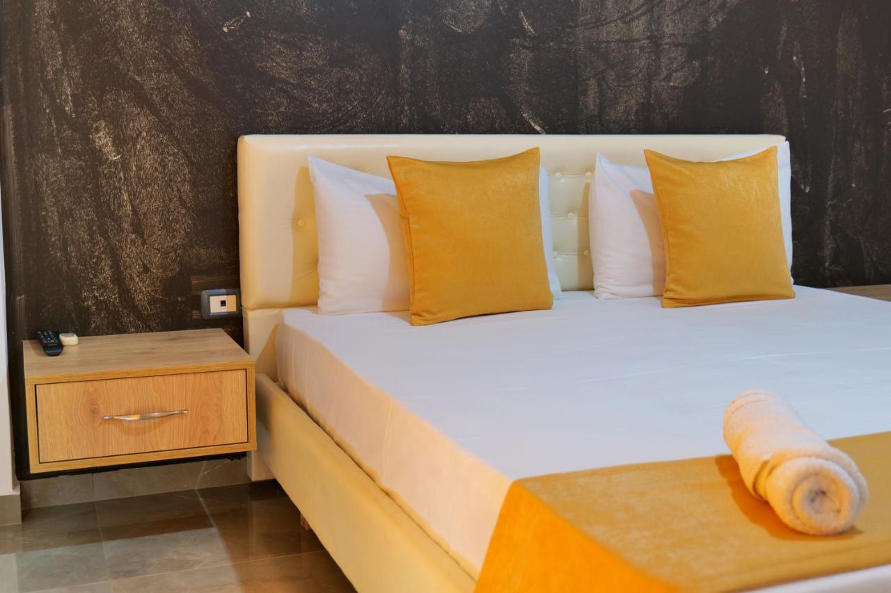 Hotel Adi-Vera Sarande Ngoại thất bức ảnh