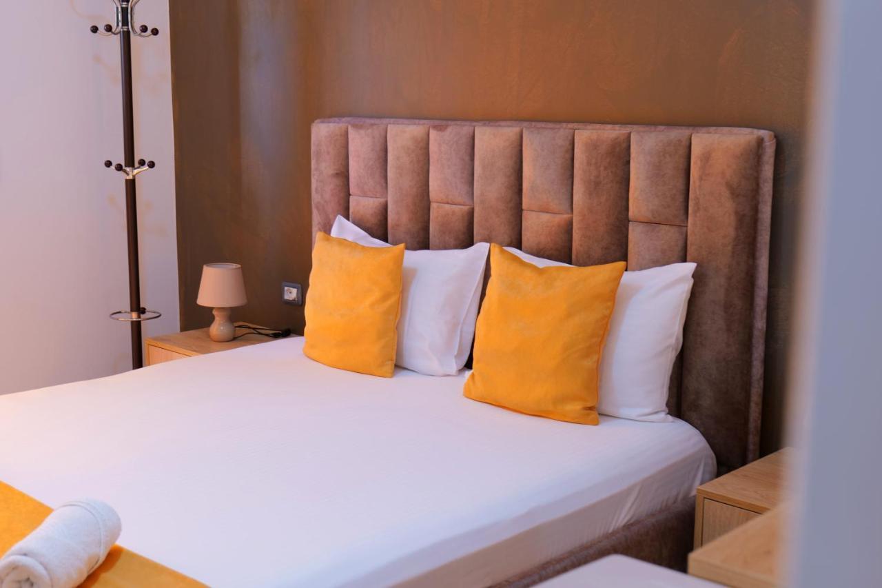 Hotel Adi-Vera Sarande Ngoại thất bức ảnh