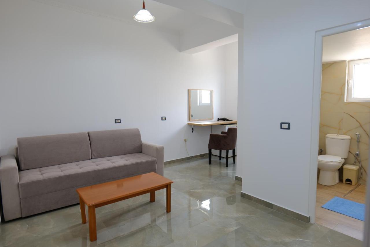 Hotel Adi-Vera Sarande Ngoại thất bức ảnh