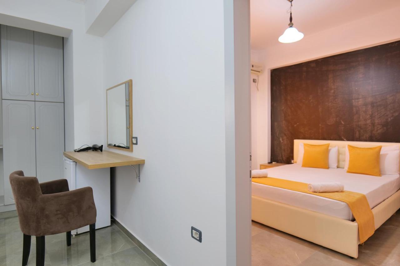 Hotel Adi-Vera Sarande Ngoại thất bức ảnh