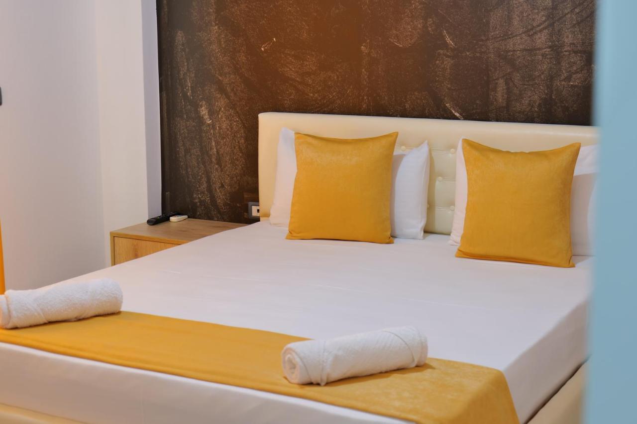 Hotel Adi-Vera Sarande Ngoại thất bức ảnh