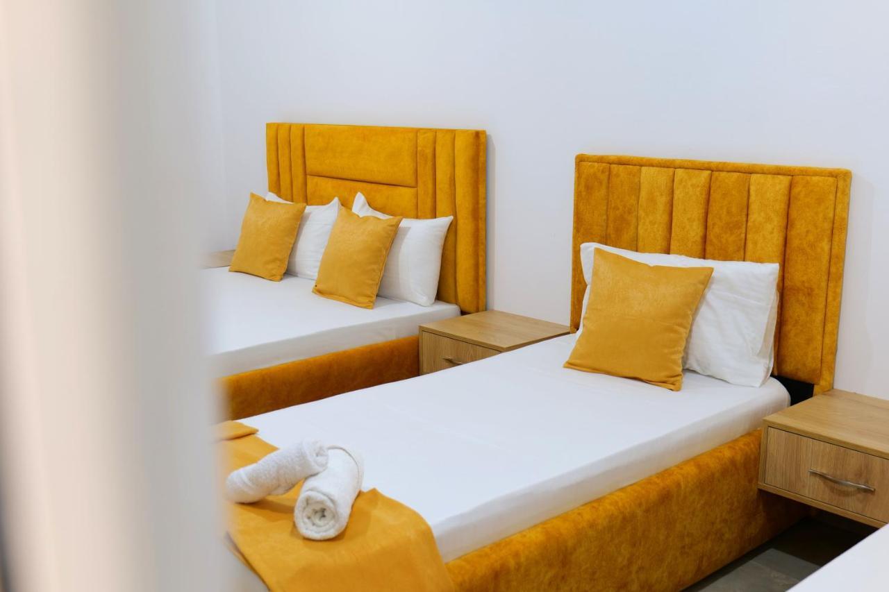 Hotel Adi-Vera Sarande Ngoại thất bức ảnh