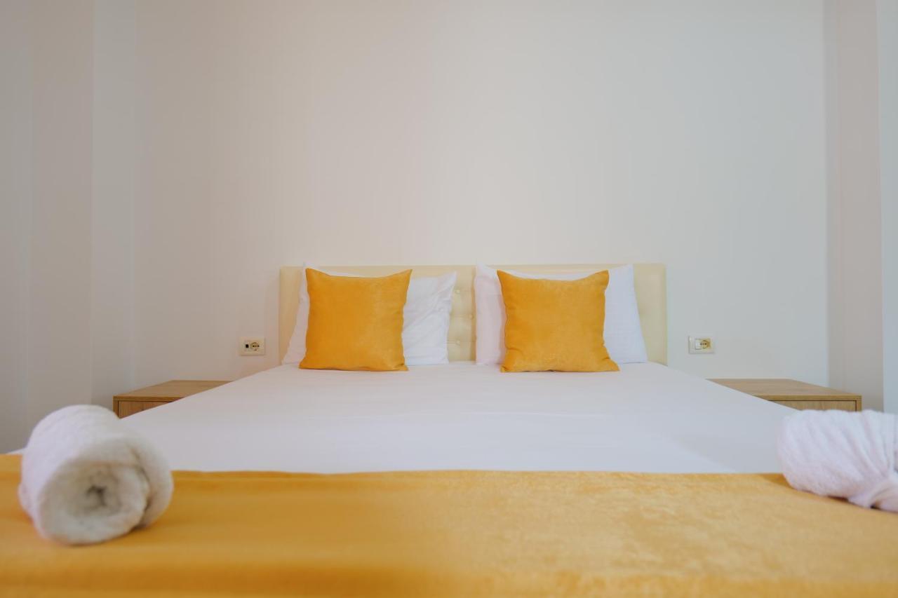 Hotel Adi-Vera Sarande Ngoại thất bức ảnh