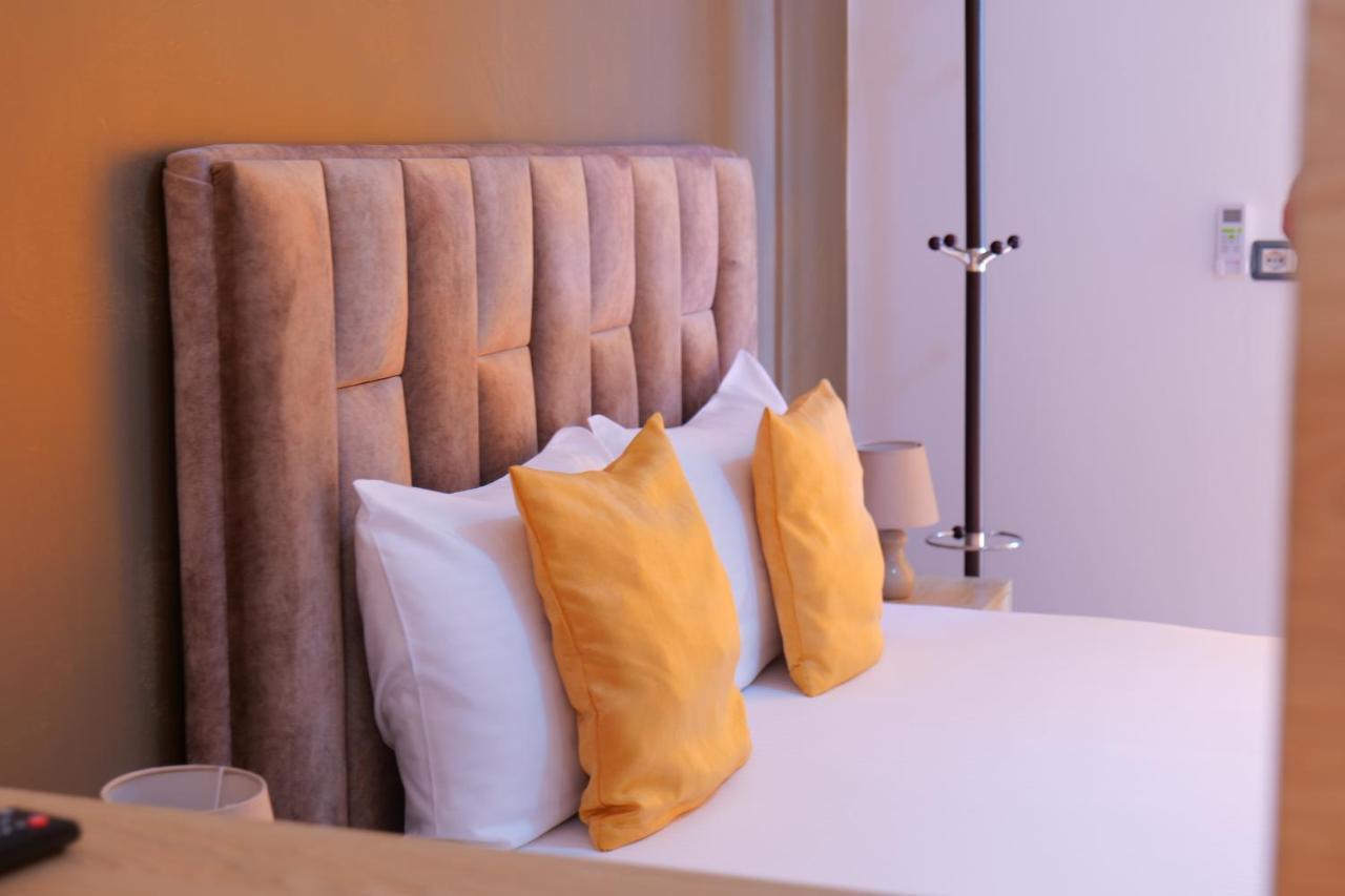 Hotel Adi-Vera Sarande Ngoại thất bức ảnh