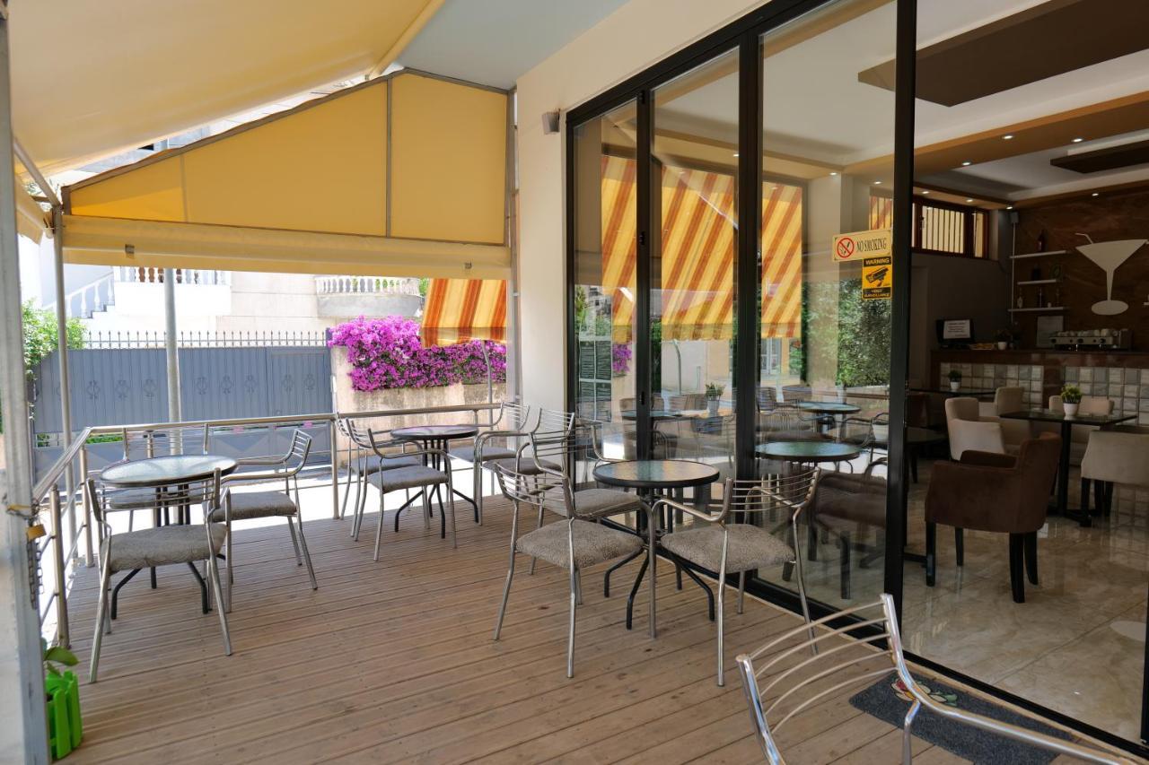 Hotel Adi-Vera Sarande Ngoại thất bức ảnh