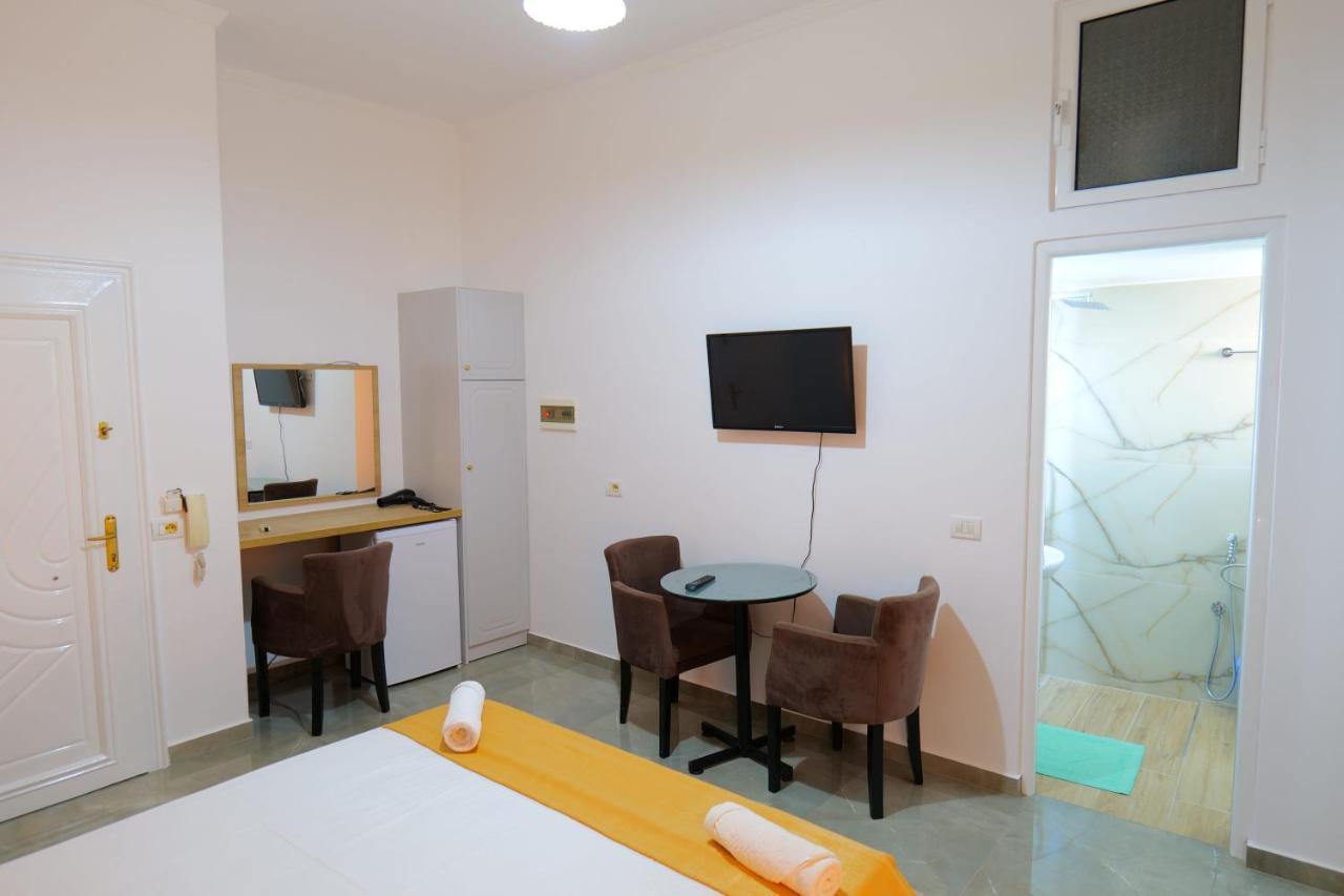 Hotel Adi-Vera Sarande Ngoại thất bức ảnh
