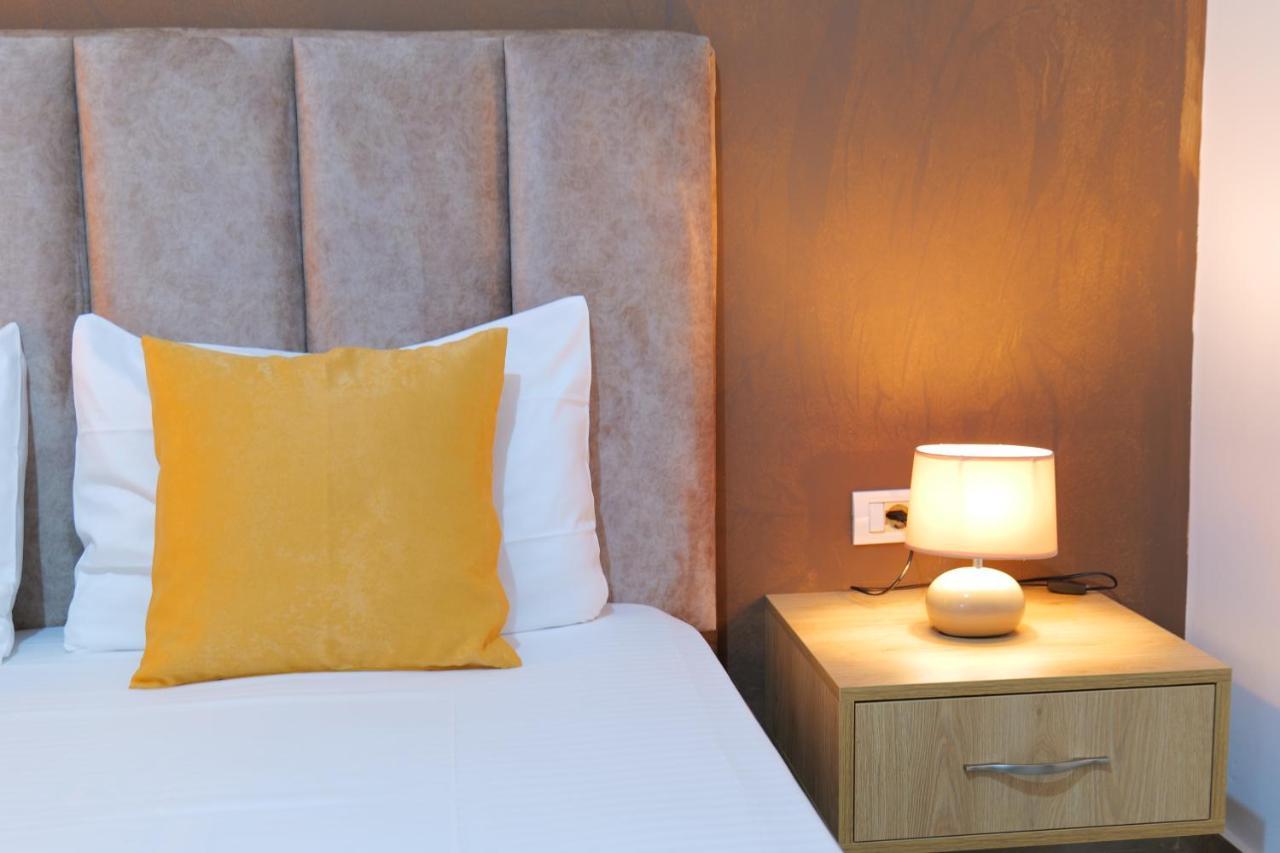 Hotel Adi-Vera Sarande Ngoại thất bức ảnh