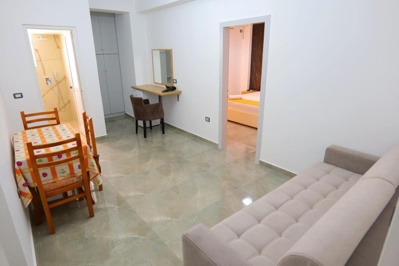 Hotel Adi-Vera Sarande Ngoại thất bức ảnh