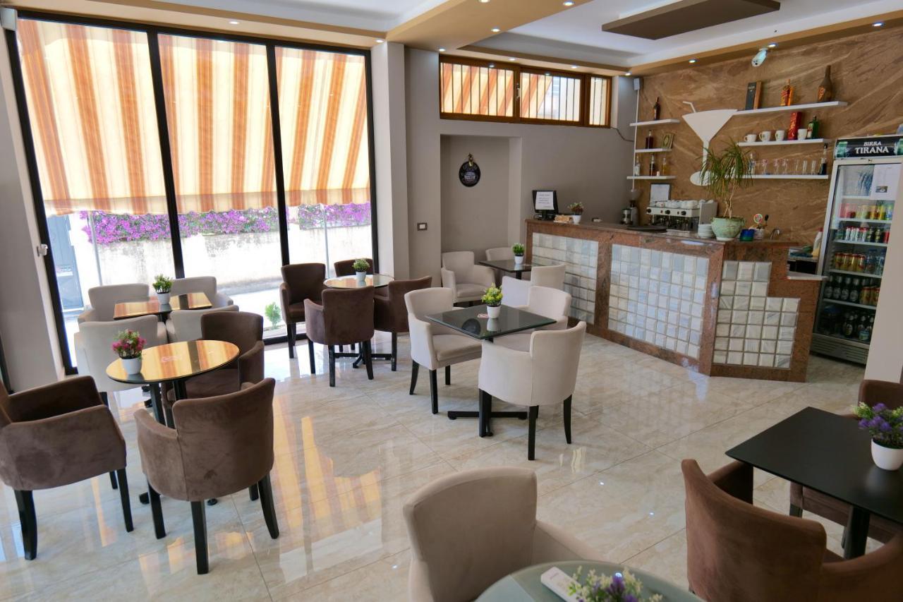 Hotel Adi-Vera Sarande Ngoại thất bức ảnh